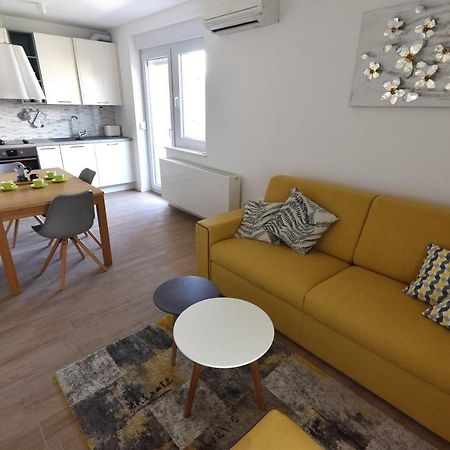 Apartment Vostan Pula Exteriér fotografie